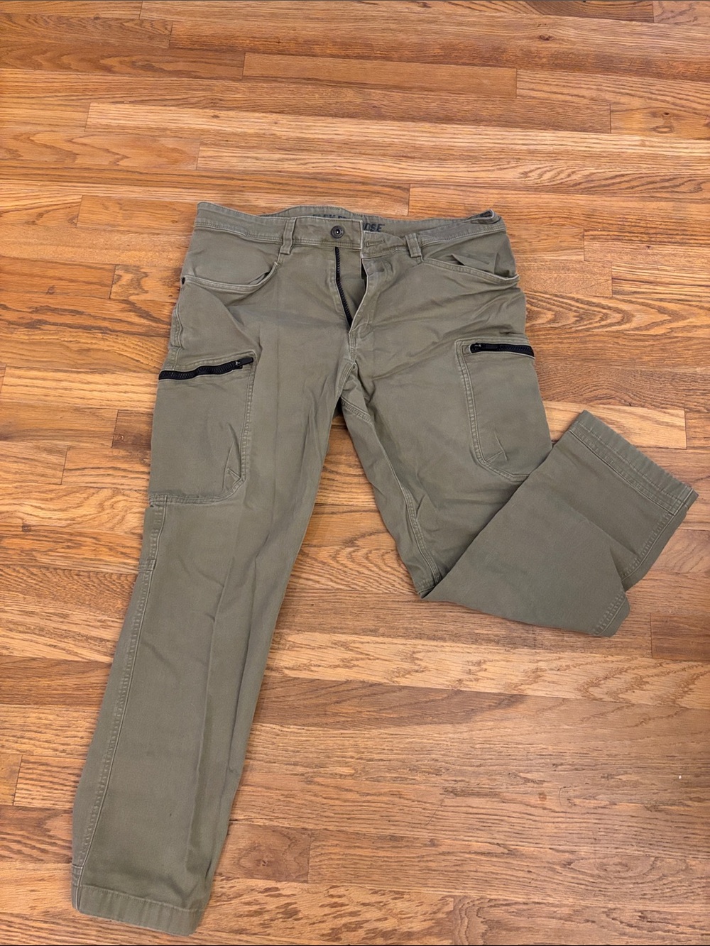 Duluth Trading Co Olive Utility Cargo Pants with Zippered Thigh Pockets